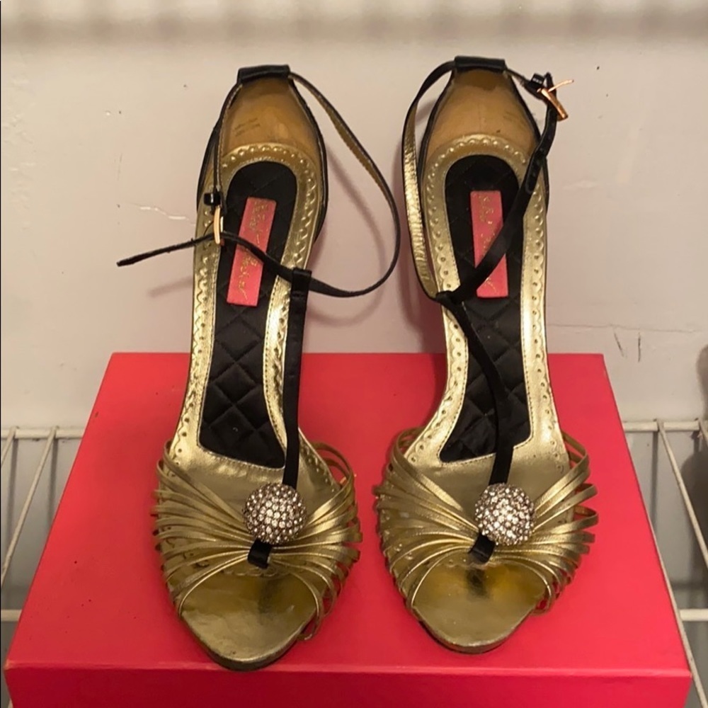 Betsey Johnson T Strap Sandals Sz 9